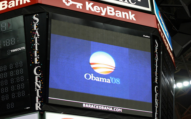 A prompter at stadium with Obama'08 logo